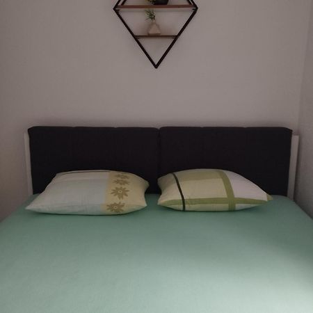 Apartmani Ruza Vir Ngoại thất bức ảnh