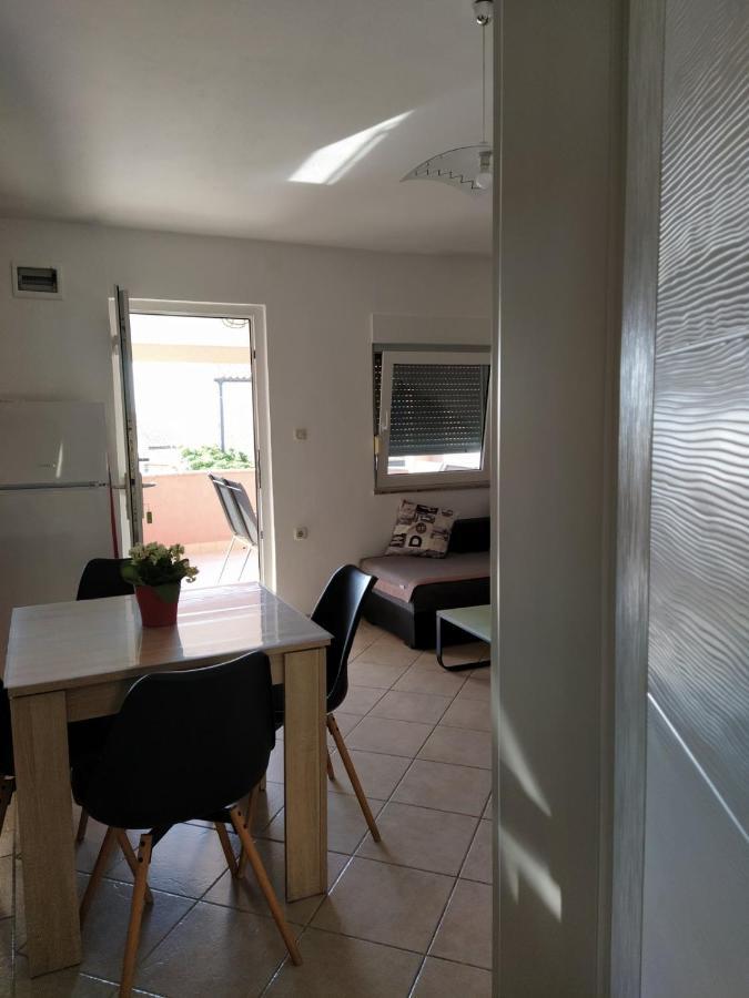 Apartmani Ruza Vir Ngoại thất bức ảnh