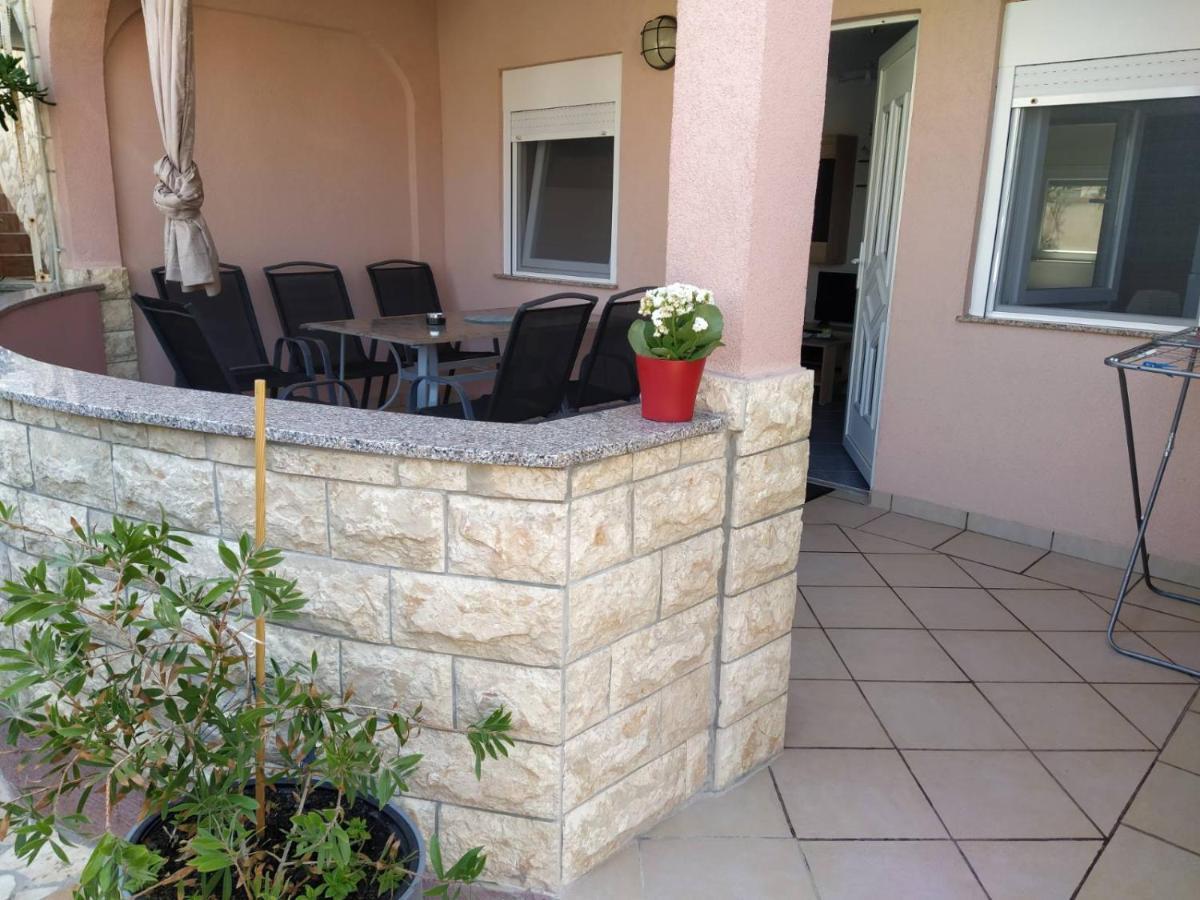 Apartmani Ruza Vir Ngoại thất bức ảnh