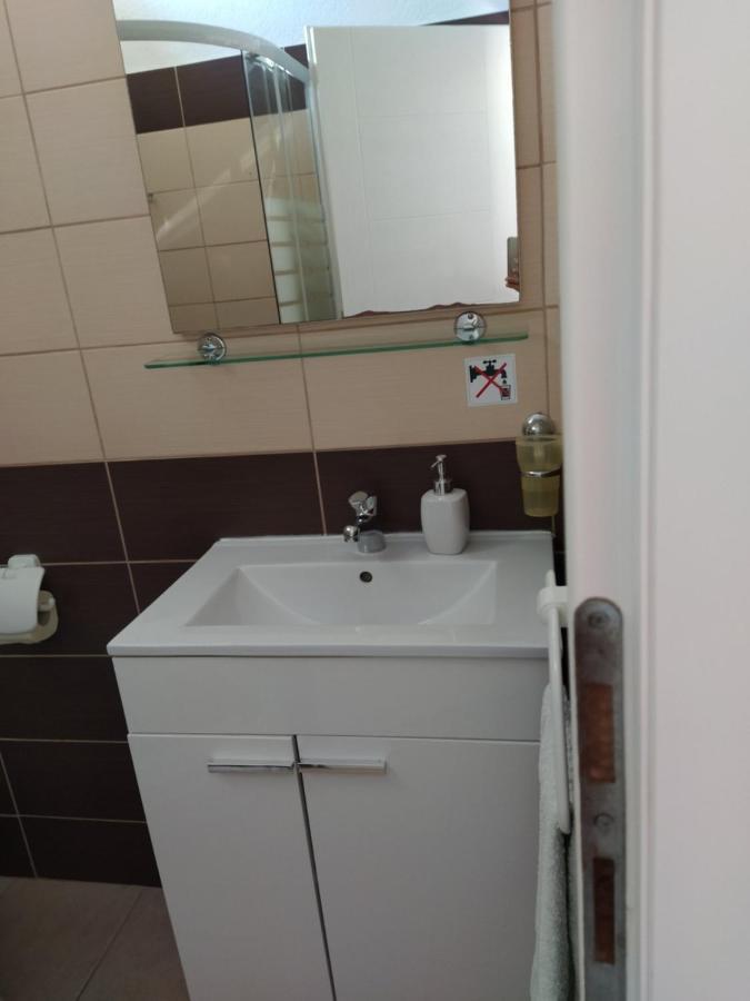 Apartmani Ruza Vir Ngoại thất bức ảnh
