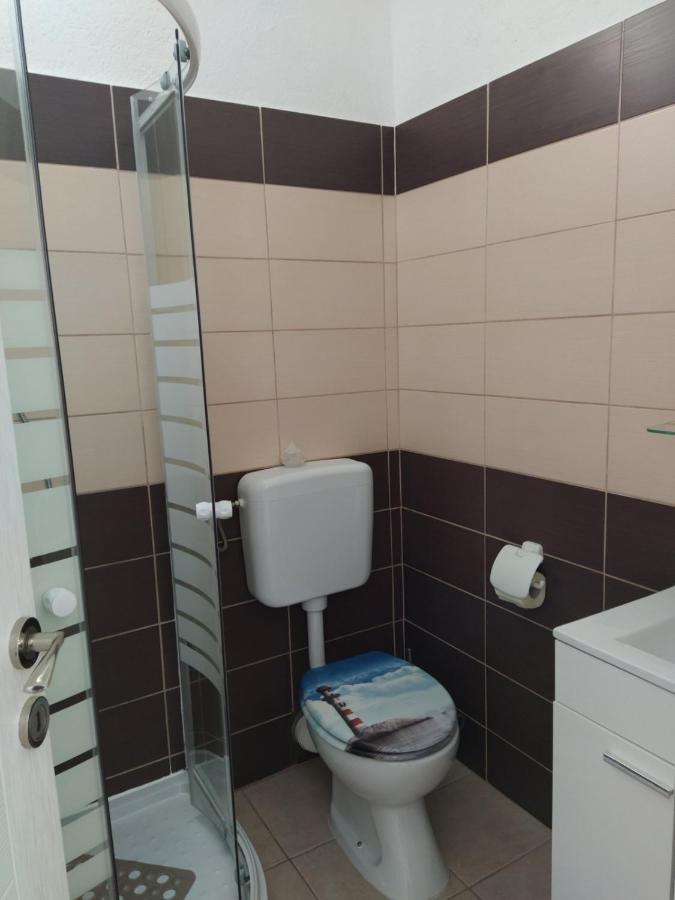 Apartmani Ruza Vir Ngoại thất bức ảnh